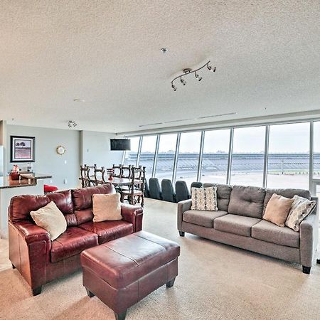 Fort Worth Condo With Racetrack Views And Pool Access 外观 照片