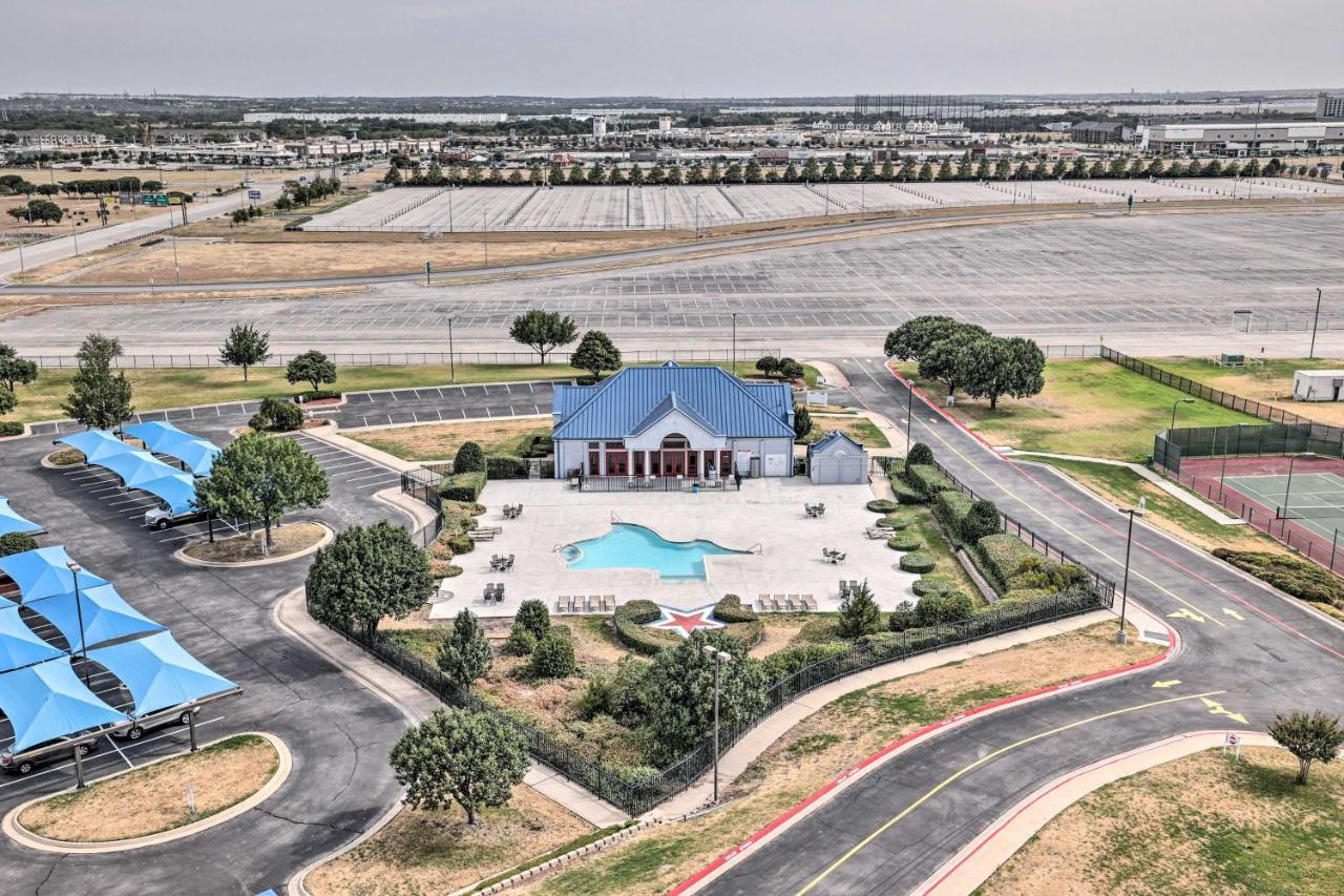 Fort Worth Condo With Racetrack Views And Pool Access 外观 照片