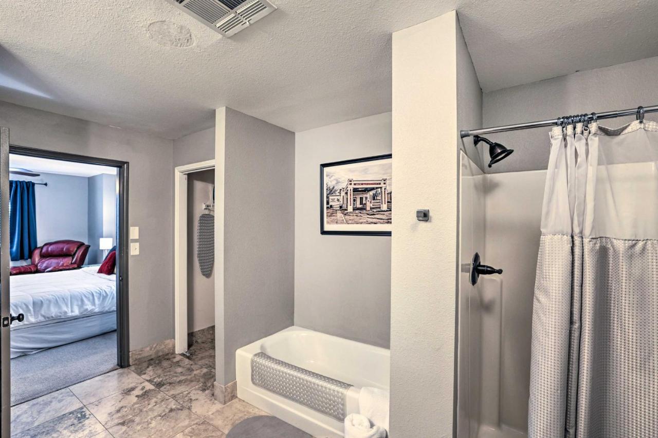Fort Worth Condo With Racetrack Views And Pool Access 外观 照片